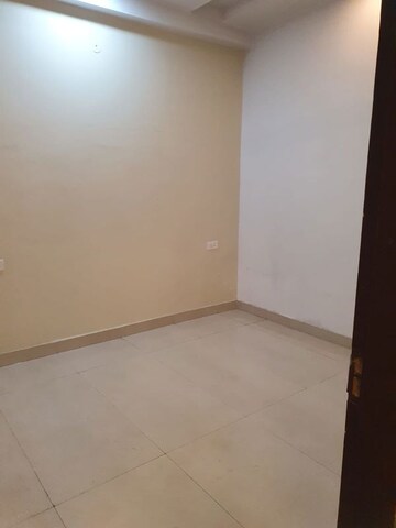 Room in 2 BHK Builder Floor at Indrapuram – for Sale