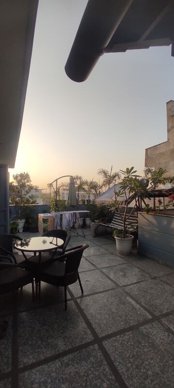 Parking in 3 BHK Apartment at Safdarjung Enclave – for Sale