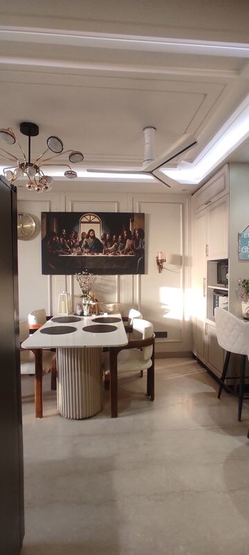 Master Bedroom in 3 BHK Apartment at Safdarjung Enclave – for Sale