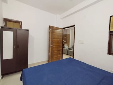 Room in 1 BHK Apartment at Saket – for Rent