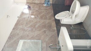 Master Bedroom in 1 BHK Apartment at Gomti Nagar – for Rent