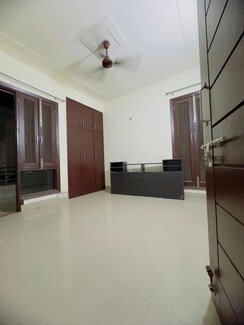 1 BHK + Servant Room Builder Floor For Rent in Chattarpur