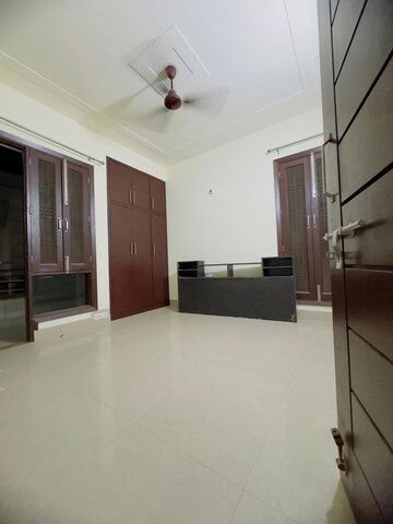 1 BHK Builder Floor For Rent in Chattarpur