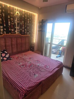 3 BHK + Servant Room Apartment For Rent in BPTP Park 81