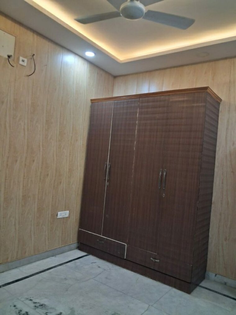 Room, sector 28 3.5 Bedroom 2250 Sq.Ft. Builder Floor In Sector 28 Faridabad 10056281