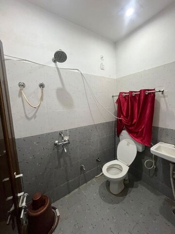 Master Bedroom in 1 RK Villa at Gomti Nagar – for Rent