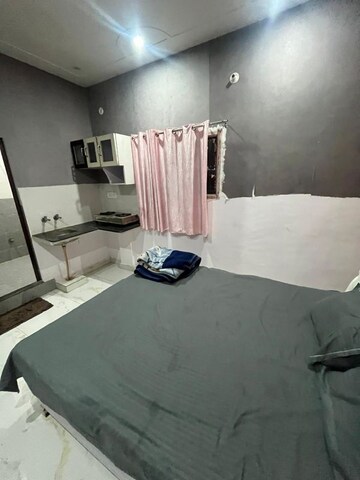 Master Bedroom in 1 RK Villa at Gomti Nagar – for Rent