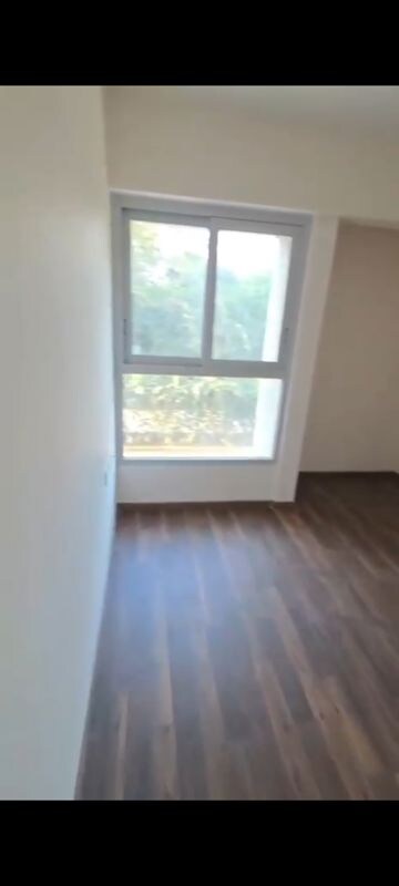 Room in 2 BHK Apartment at Piramal Vaikunth, Balkum Pada – for Sale