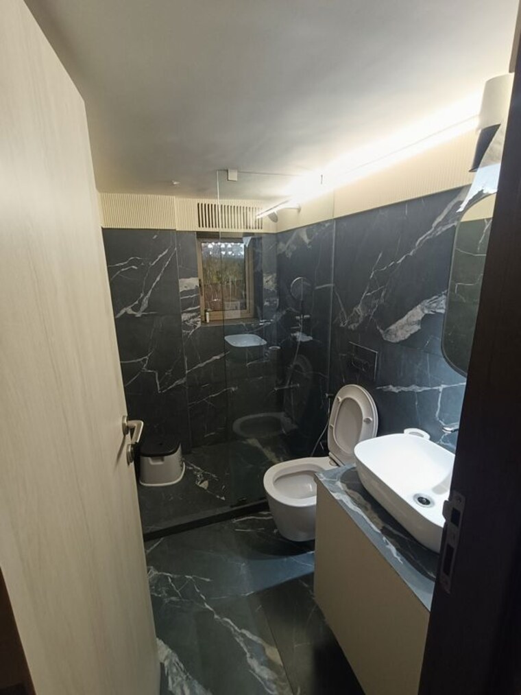 Master Bedroom, dharam-jyot-chs 3 Bedroom 1500 Sq.Ft. Apartment In Juhu Mumbai 10056350