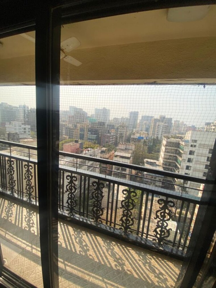 Balcony, lokhandwala-complex 3 Bedroom 1000 Sq.Ft. Apartment In Andheri West Mumbai 10056355