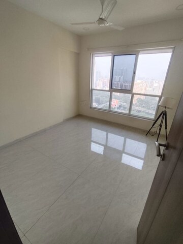Room in 2 BHK Apartment at Supreme 19, Lokhandwala – for Rent