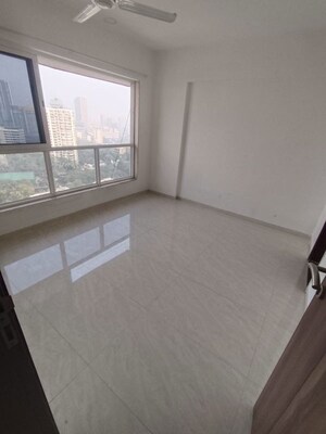Room in 2 BHK Apartment at Supreme 19, Lokhandwala – for Rent