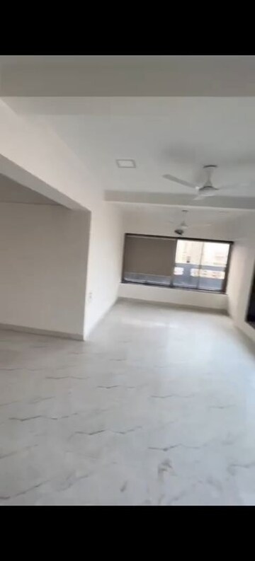 Room in 3 BHK Apartment at Clifton Apartment, Andheri West – for Rent