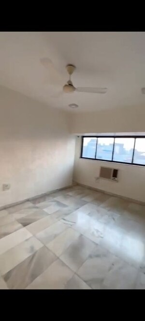 Room in 3 BHK Apartment at Clifton Apartment, Andheri West – for Rent