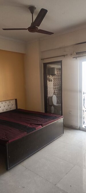 Room in 2 BHK Apartment at Aims Golf City, Sector 75 – for Rent