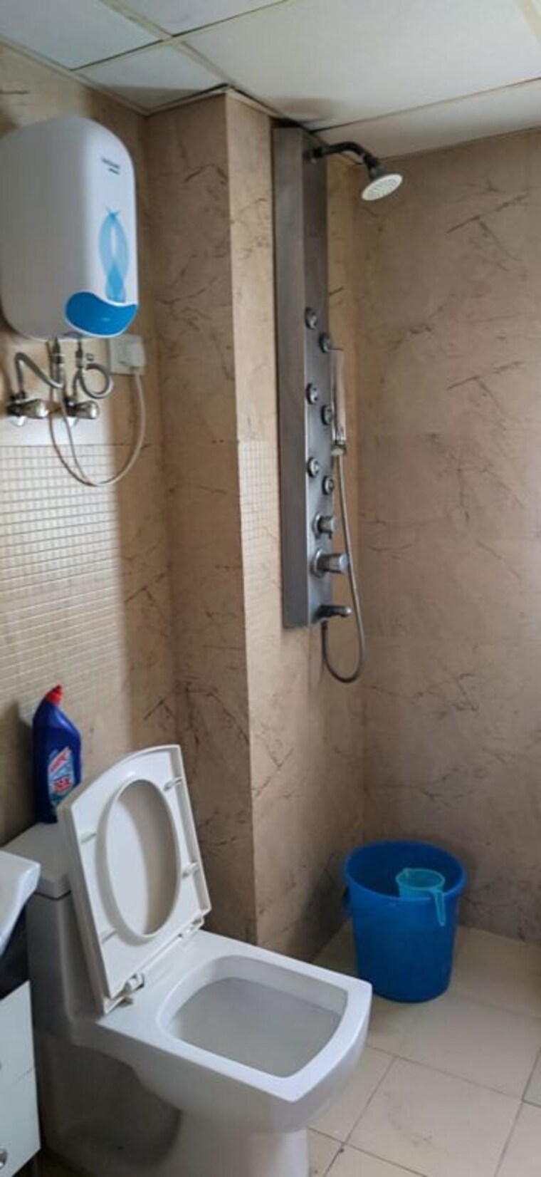 Bathroom, gardenia-golf-city 3 Bedroom 1350 Sq.Ft. Apartment In Sector 75 Noida 10056431