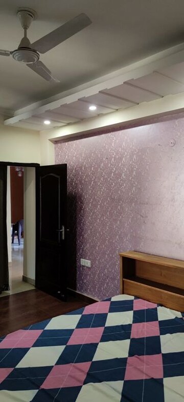 Room in 3 BHK Apartment at Gardenia Golf City, Sector 75 – for Rent