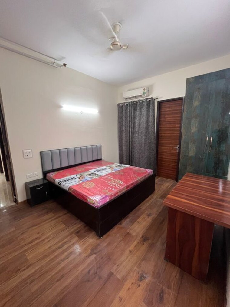 Bedroom, amrapali-crystal-homes 3 Bedroom 1700 Sq.Ft. Apartment In Sector 76 Noida 10056432