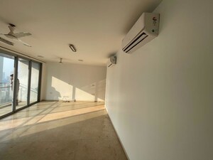 Building Lobby in 6 BHK Apartment at Oberoi Exquisite Goregaon, Goregaon East – for Sale