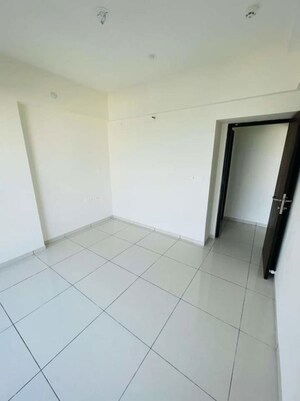 Room in 2 BHK Apartment at Duville Riverdale Heights, Kharadi – for Rent