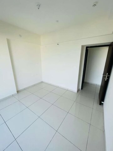 Room in 2 BHK Apartment at Duville Riverdale Heights, Kharadi – for Rent