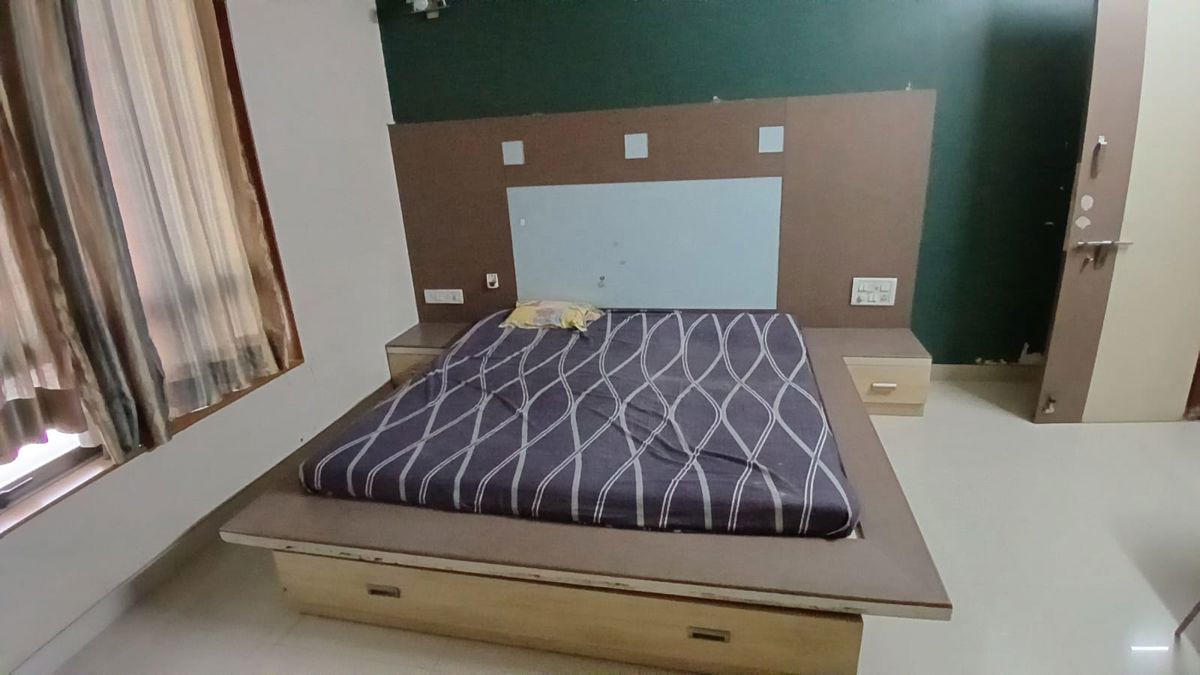 3 BHK Apartment For Rent in Sarala Apartments Model Colony