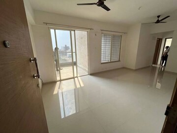 Room in 2 BHK Apartment at Guardian Eastern Meadows, Wagholi – for Rent