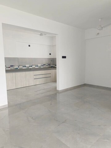 Room in 2 BHK Apartment at Unique Youtopia, Kharadi – for Rent