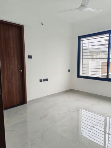 Room in 2 BHK Apartment at Unique Youtopia, Kharadi – for Rent