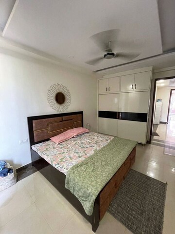 Bedroom in 3 BHK Builder Floor at Sector 38 – for Rent