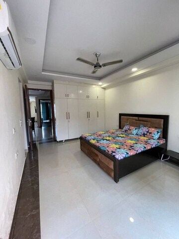 Bedroom in 3 BHK Builder Floor at Sector 38 – for Rent