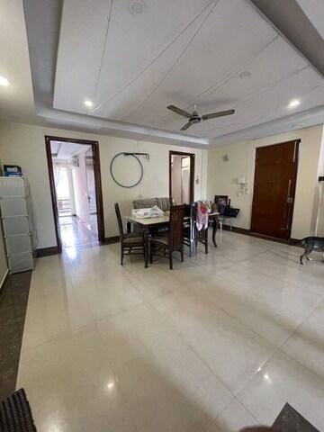 Parking in 3 BHK Builder Floor at Sector 38 – for Rent