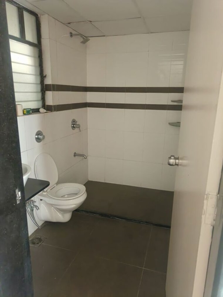 Bathroom, tyagi-windwards 2 Bedroom 1050 Sq.Ft. Apartment In Wakad Pune 10056500