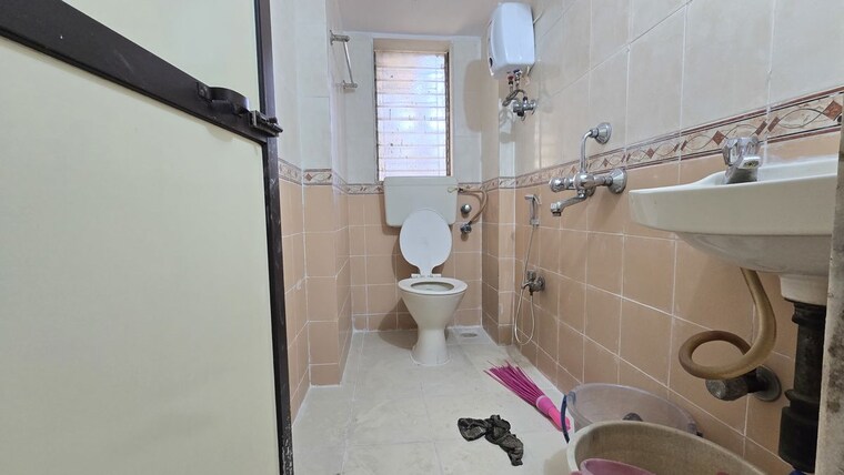 Bathroom, jyoti-castle 1 Bedroom 460 Sq.Ft. Apartment In Malad West Mumbai 10056549