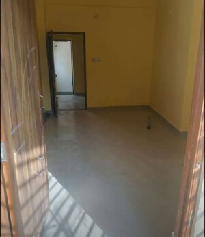 Room in 1 BHK Apartment at Nishat Ganj – for Rent