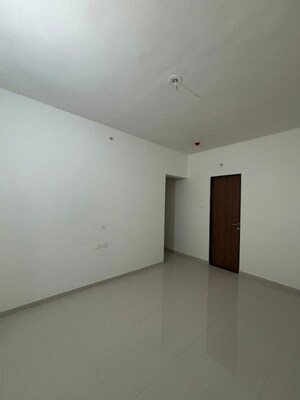 Room in 2 BHK Apartment at K Raheja Sterling, Mohammadwadi – for Rent