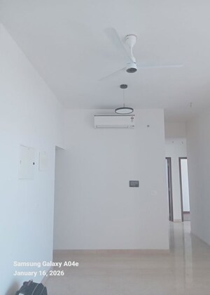 Room in 3 BHK Apartment at Piramal Mahalaxmi, Mahalaxmi – for Rent