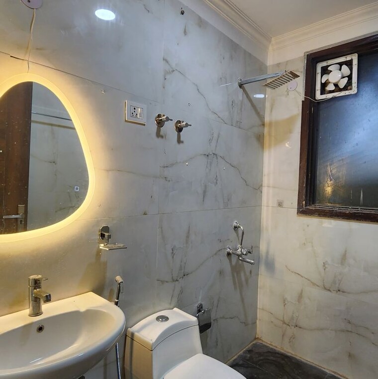 Bathroom, chattarpur 4 Bedroom 1800 Sq.Ft. Builder Floor In Chattarpur Delhi 10056673