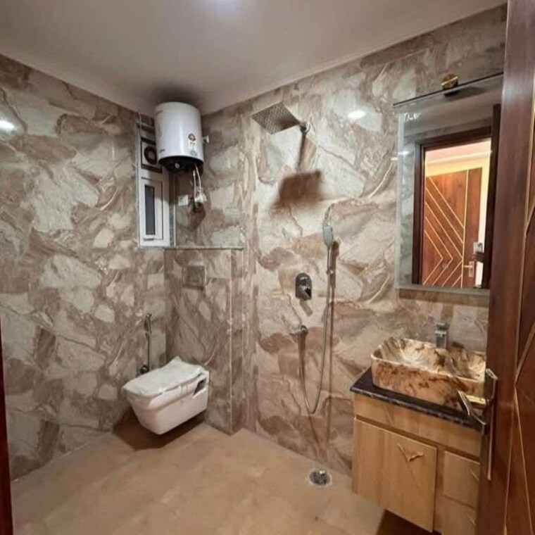 Bathroom, chattarpur 4 Bedroom 1800 Sq.Ft. Builder Floor In Chattarpur Delhi 10056673