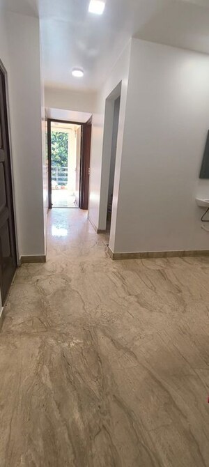 Room in 3 BHK Builder Floor at Chittaranjan Park – for Rent