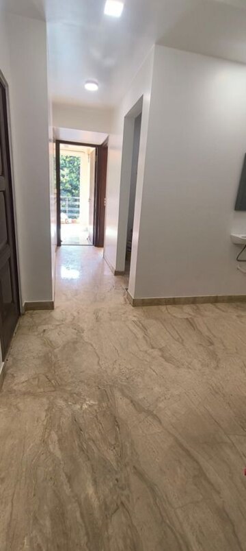 Room in 3 BHK Builder Floor at Chittaranjan Park – for Rent