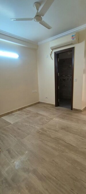 Room in 3 BHK Builder Floor at Chittaranjan Park – for Rent