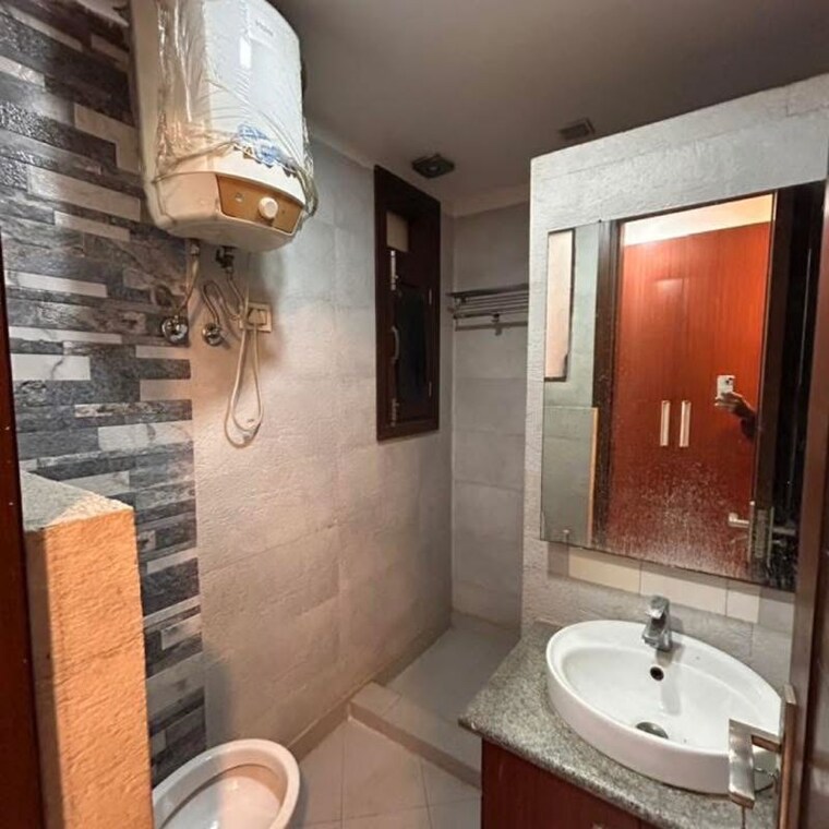 Bathroom, chattarpur 3 Bedroom 1125 Sq.Ft. Builder Floor In Chattarpur Delhi 10056695