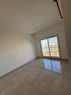 Room in 2 BHK Apartment at Shapoorji Pallonji BKC 28, Bandra East – for Rent