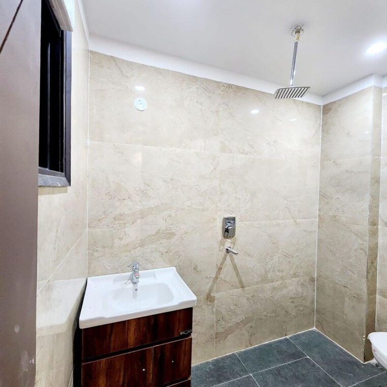 Bathroom, chattarpur 3 Bedroom 1150 Sq.Ft. Builder Floor In Chattarpur Delhi 10056704