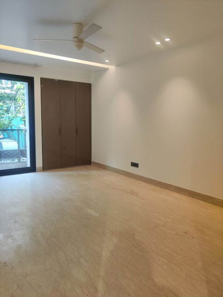 Room, greater kailash i 3 Bedroom 208 Sq.Yd. Builder Floor In Greater Kailash I Delhi 10056713