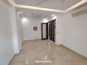 Room in 3 BHK Builder Floor at Greater Kailash I – for Rent