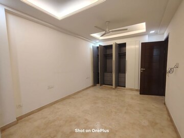 Room in 3 BHK Builder Floor at Greater Kailash I – for Rent