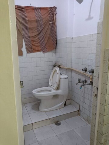 Bathroom in 1 BHK Builder Floor at Lajpat Nagar 4 – for Rent