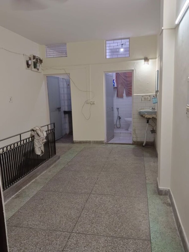Bathroom, lajpat nagar 4 1 Bedroom 567 Sq.Ft. Builder Floor In Lajpat Nagar 4 Delhi 10056682